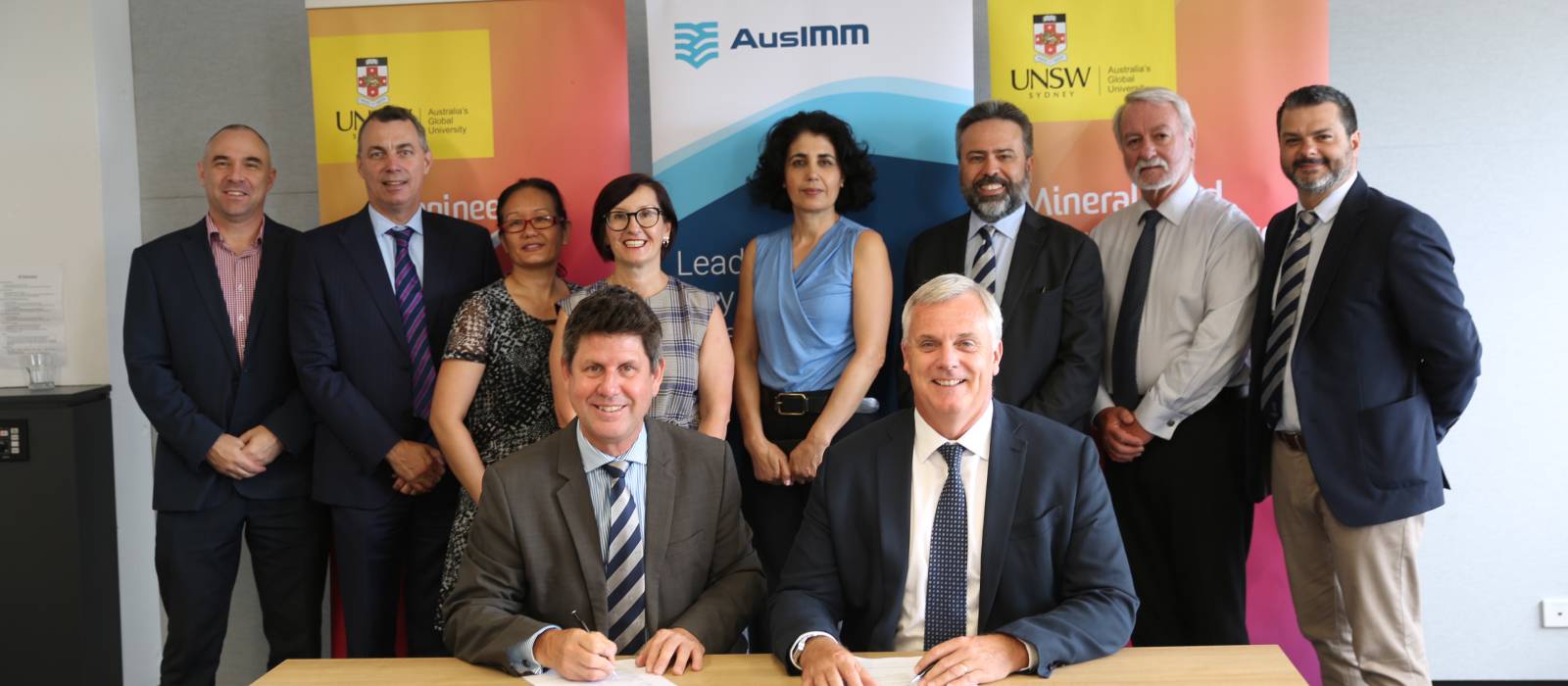 AusIMM CEO Stephen Durkin and Dean of Engineering UNSW Mark Hoffman lead the partnership signing.